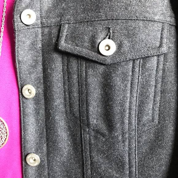 Beautiful Ann Taylor wool blend cropped blazer/jacket - Picture 4 of 7